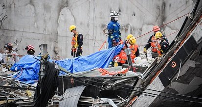 Rescatistas recuperan el último cuerpo atrapado en los escombros del edificio de Álvaro Obregón
