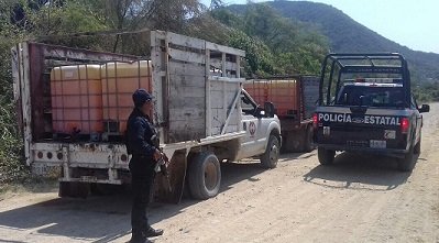 Ubica policía estatal dos unidades de motor con 8 mil litros de hidrocarburo