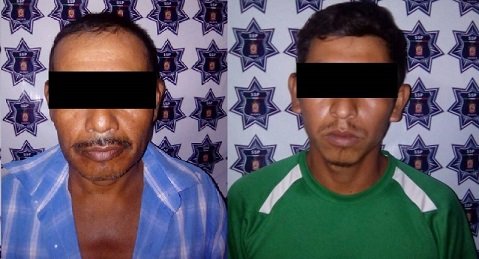 Localiza policía Estatal dos armas largas de fuego en una camioneta, detenidos sus ocupantes