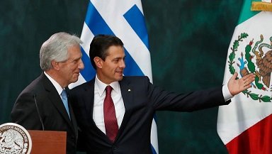 Peña Nieto confunde Uruguay con Paraguay