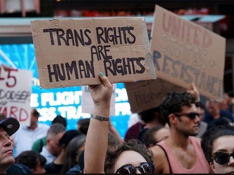 Sufre Trump nuevo golpe por transexuales en el Ejército