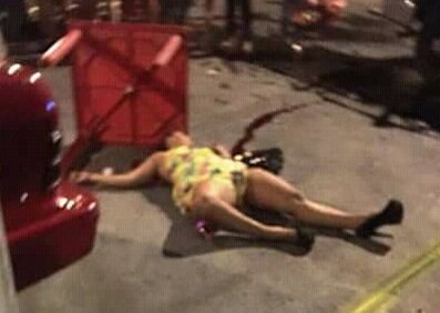 Identifican a mujer muerta  tras balacera afuera de un antro