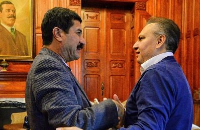 Cumple EPN con productores de leche de Chihuahua