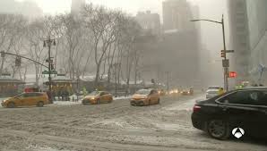 Estado de emergencia en Nueva York ante la fuerte tormenta de nieve, que deja imágenes sorprendentes