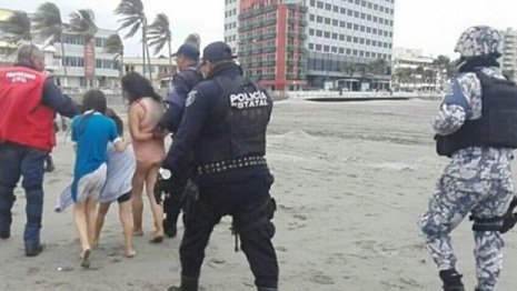 ‘El mar nos llama’, dijo, e intentó ahogar a sus hijos