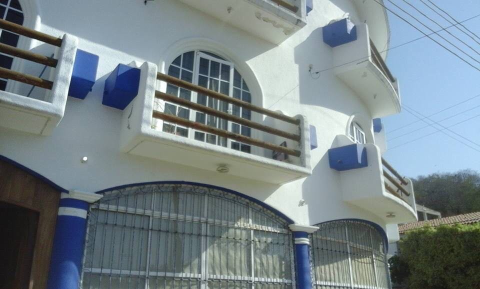 Asaltan a empleada del hotel Secret en el sector J