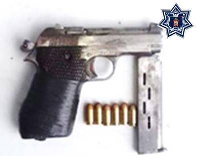Detienene a dos probables responsables de violación a la Ley Federal de uso de armas
