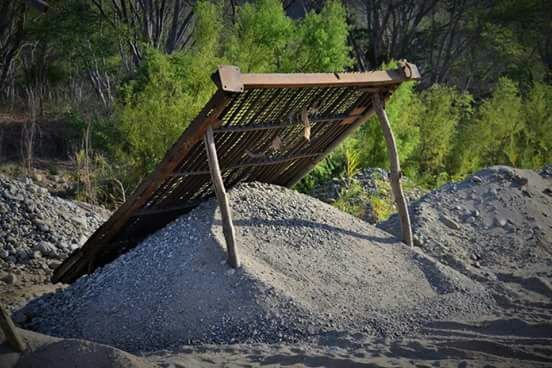 Sigue la protesta por extraer material pétreos de Rio Copalita