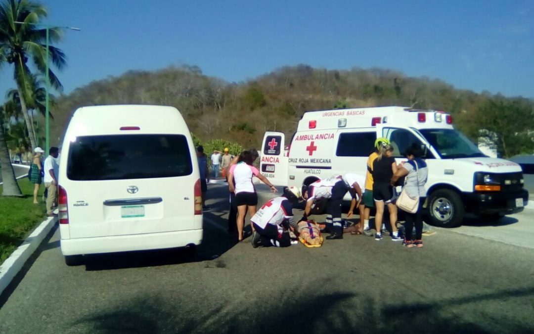 Urvan turística atropella a canadiense en Huatulco
