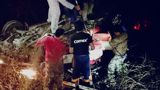 Accidente automovilístico sobre carretera federal 125