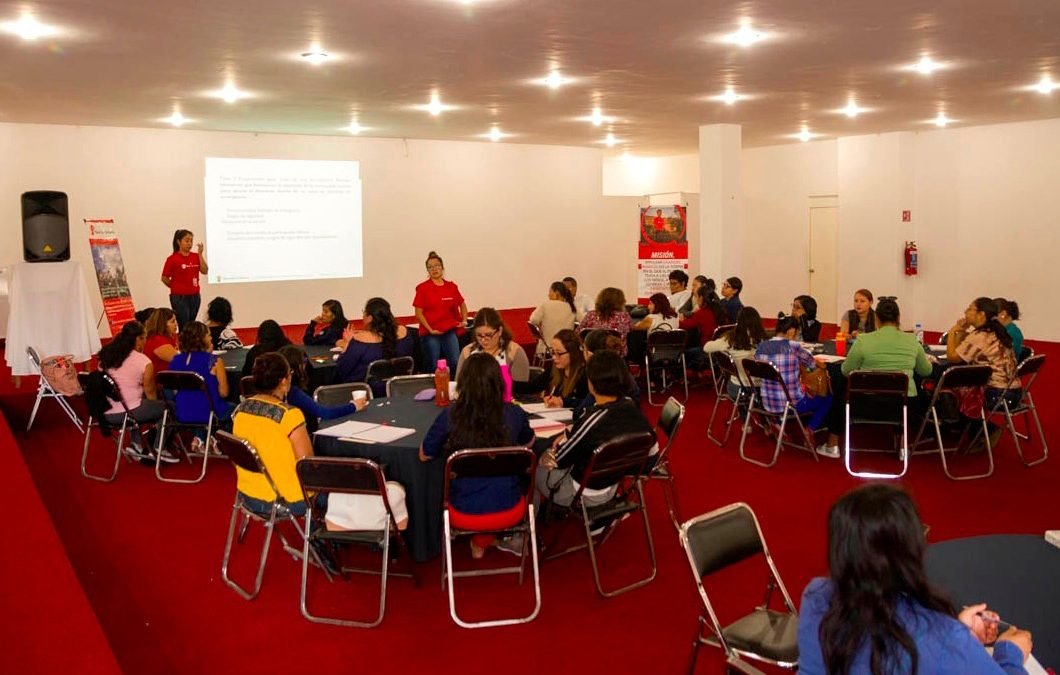 Save the Children capacitan a personal educativo para enfrentar contingencias naturales