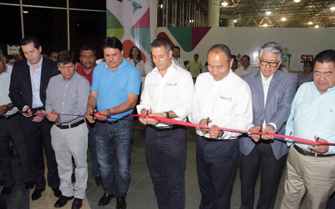 Inaugura Alejandro Murat Módulo de Emplacamiento Vehicular