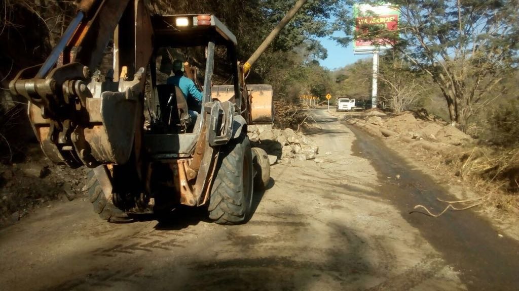 Restablece CAO caminos afectados por sismo en la Costa