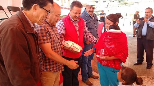 Un millón 975 mil mexiquenses  reciben leche Liconsa