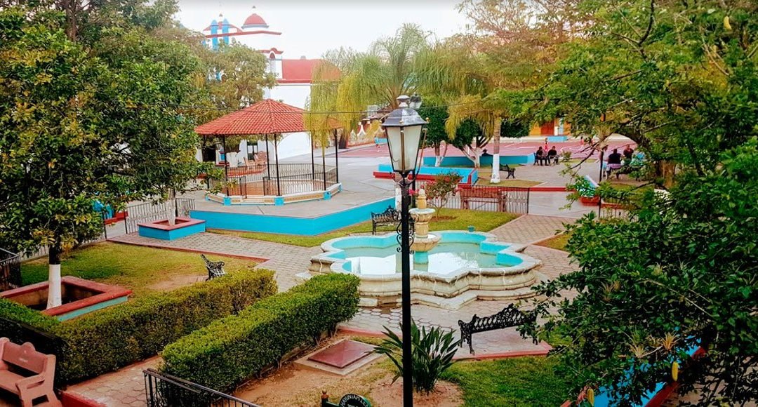 Amarran a regidores en comunidad de Oaxaca por ebrios y escandalosos