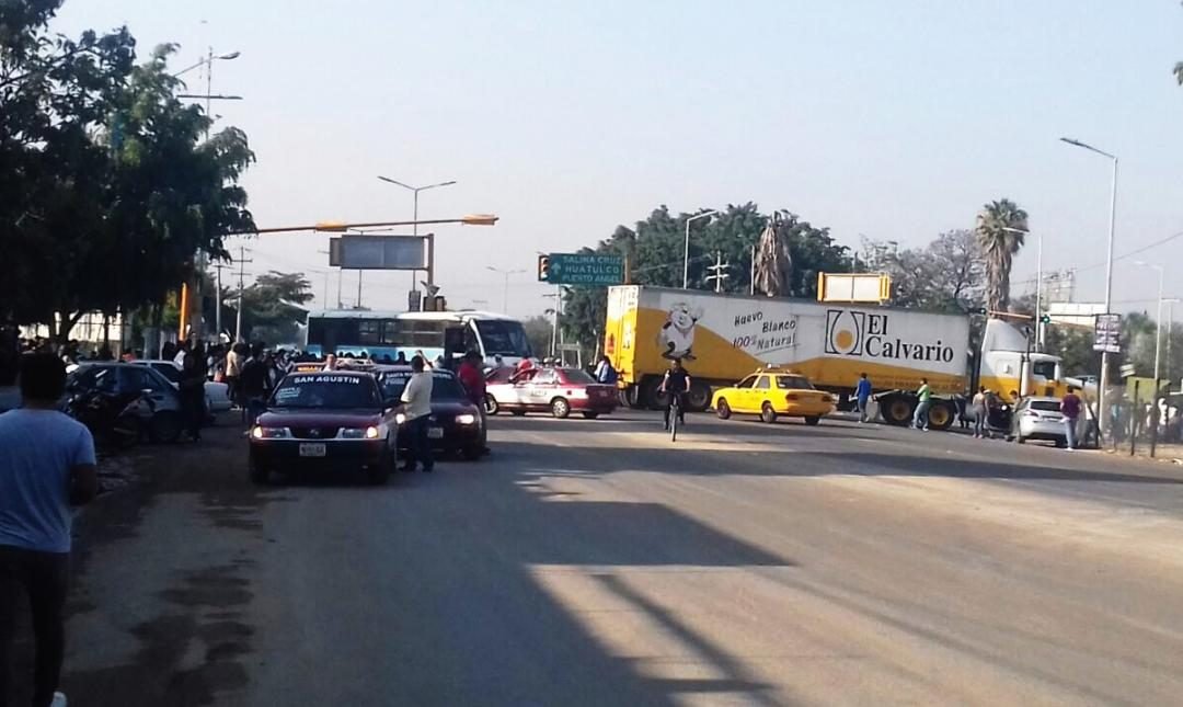 Sección 22 pone en marcha diversos bloqueos en Oaxaca