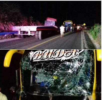 Choque entre tráiler y autobús