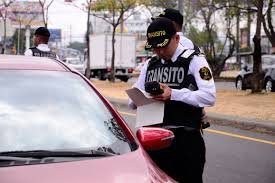 Recomendaciones ante abusos de oficiales de tránsito.