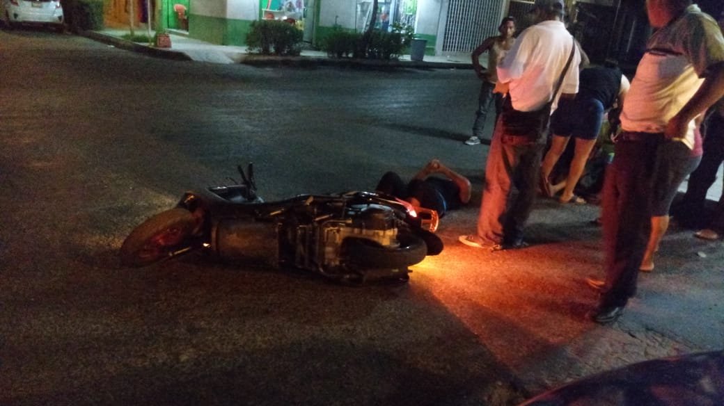 Moto se accidenta en Huatulco