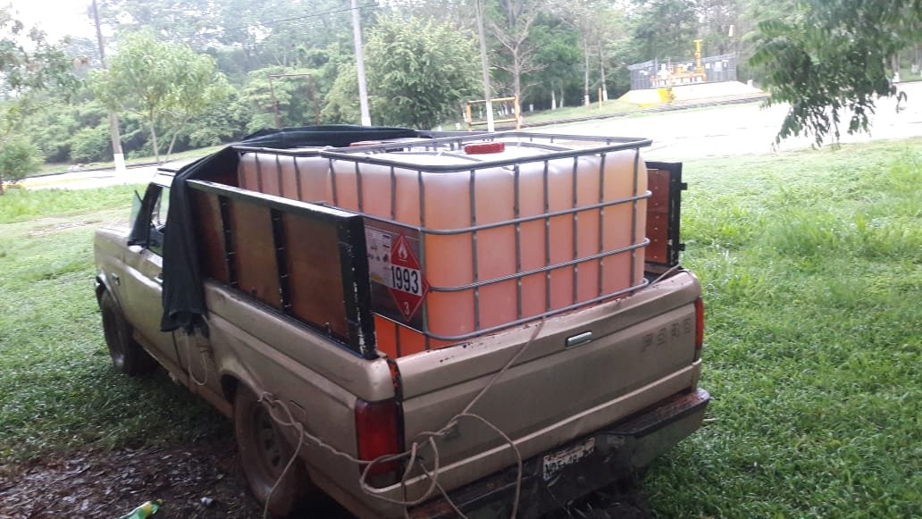 Detiene policía estatal a persona con 2 mil litros de hidrocarburo en la Cuenca