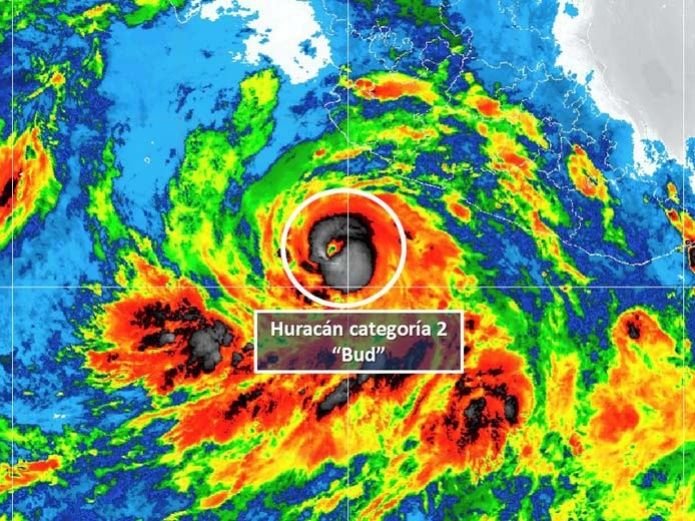 Huracán ‘Bud’ alcanza categoría 2; se localiza al sur de Jalisco