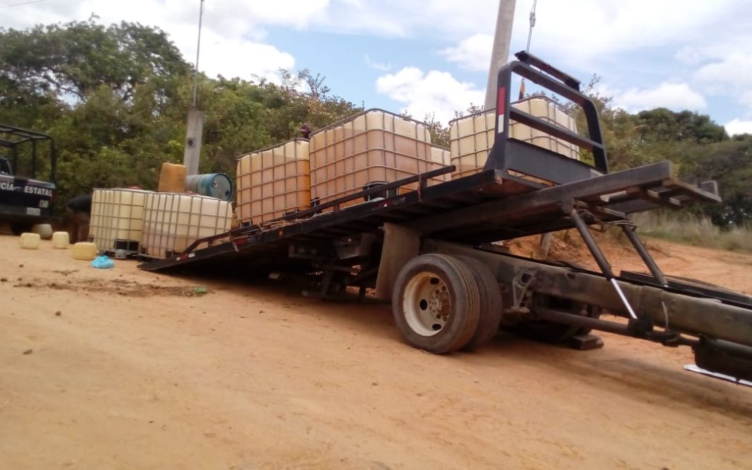 Localizan contenedores con alrededor de 3 mil litros de hidrocarburo en el Istmo