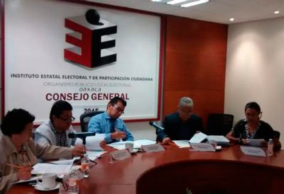 Rinde protesta nuevo Presidente en consejo distrital de Pochutla