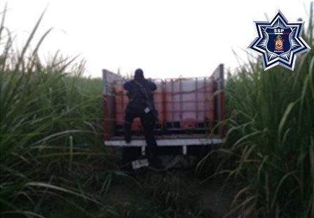 Aseguran fuerzas estatales aproximadamente 4 mil 200 litros de hidrocarburo en Tuxtepec