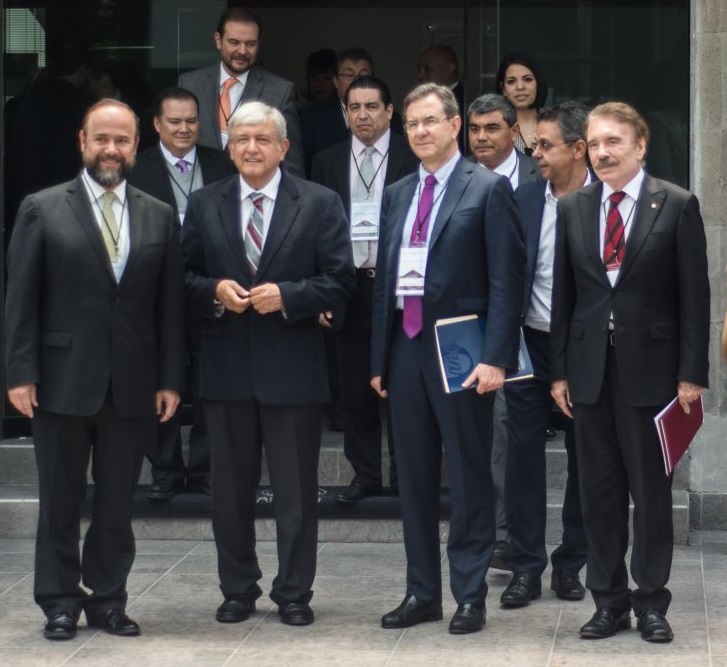 Equipo educativo de AMLO convoca a consulta nacional