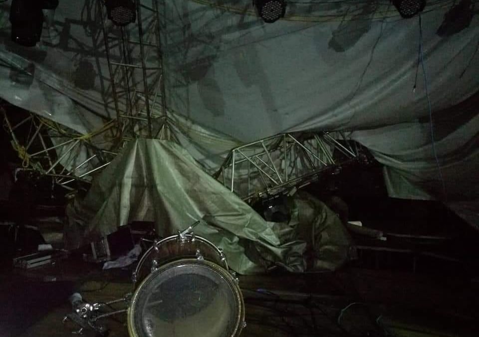 Tres lesionados deja colapso de escenario en San Agustín Atenango: CEPCO