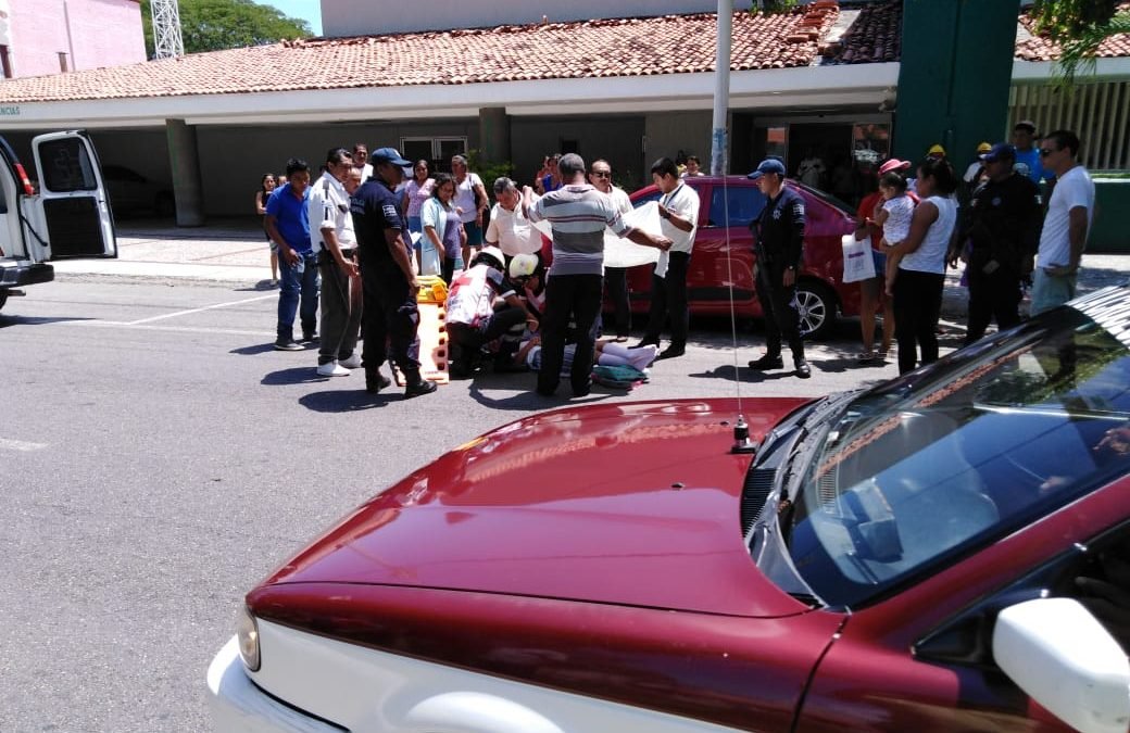 Atropellan a menor frente al Imss Huatulco