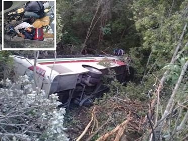 Cae a barranco autobús FYPSA cerca de El Camarón, Yautepec, Oaxaca.