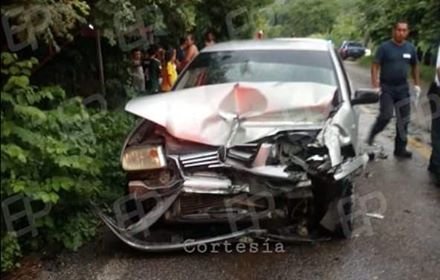 Cuatro heridos deja choque en la carretera federal 200