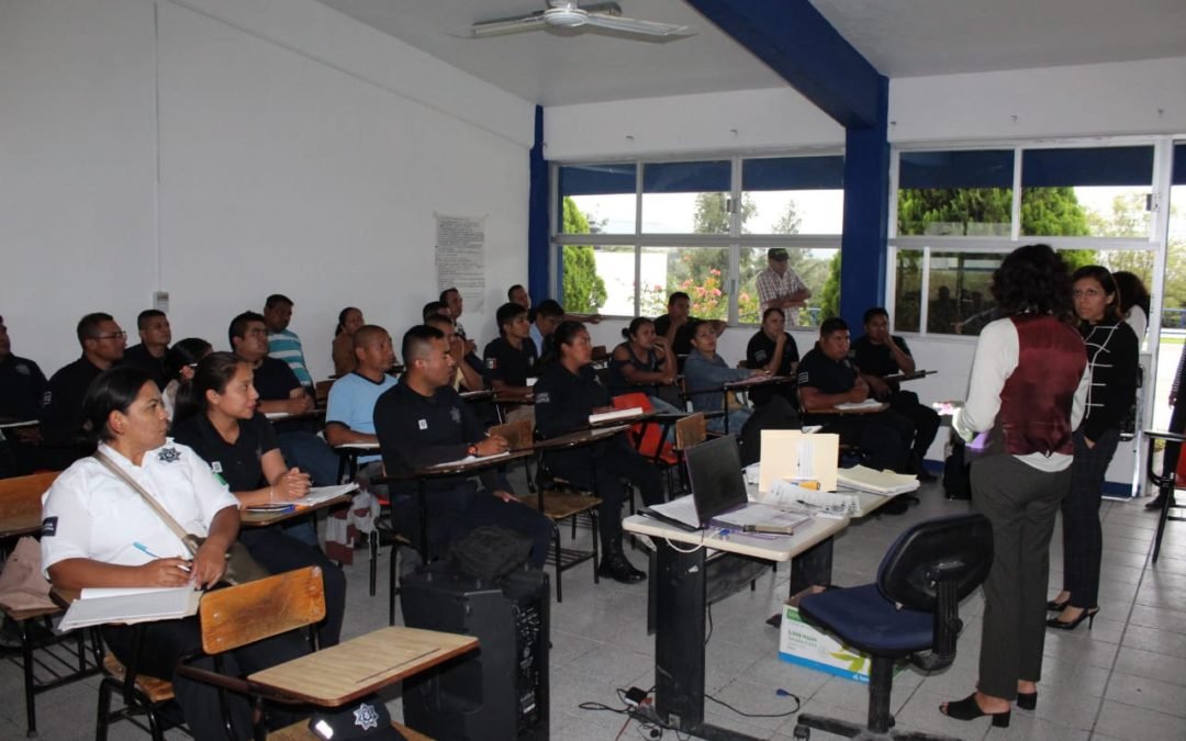 Capacitan a policía regional para erradicar violencia de género
