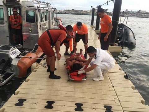 Marinos rescatan a cuatro náufragos en Yucatán