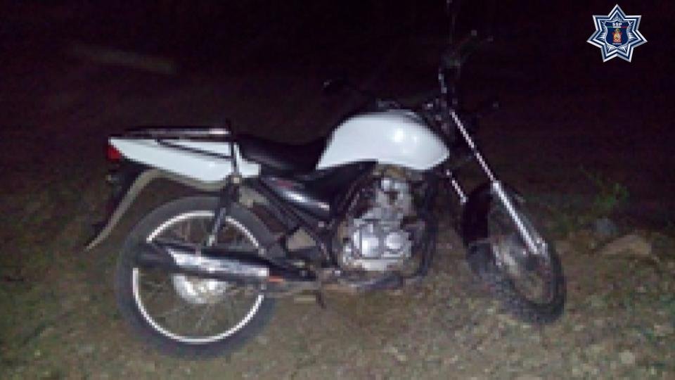 POLICÍAS ESTATALES ASEGURAN MOTOCICLETA CON REPORTE DE ROBO