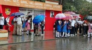 Suspenden clases este lunes en 147 municipios por lluvias
