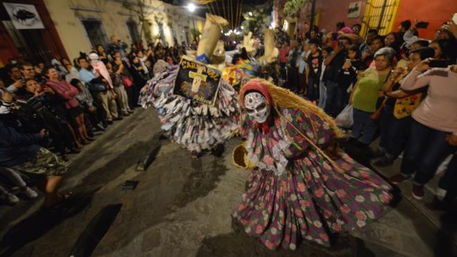 Une y hermana a todos la fiesta del Día de Muertos