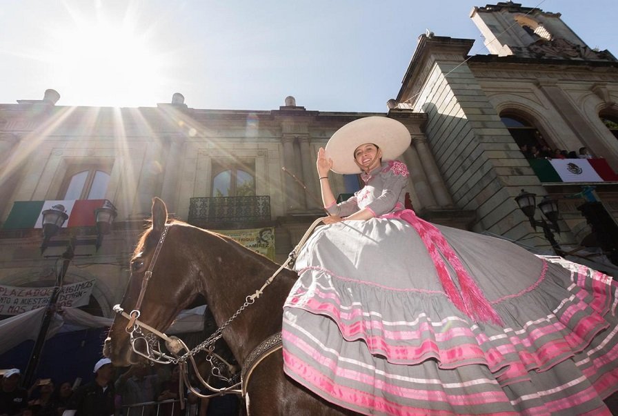 Con Desfile Cívico- Deportivo Gobierno de Oaxaca conmemora 108 Aniversario de la Revolución Mexicana