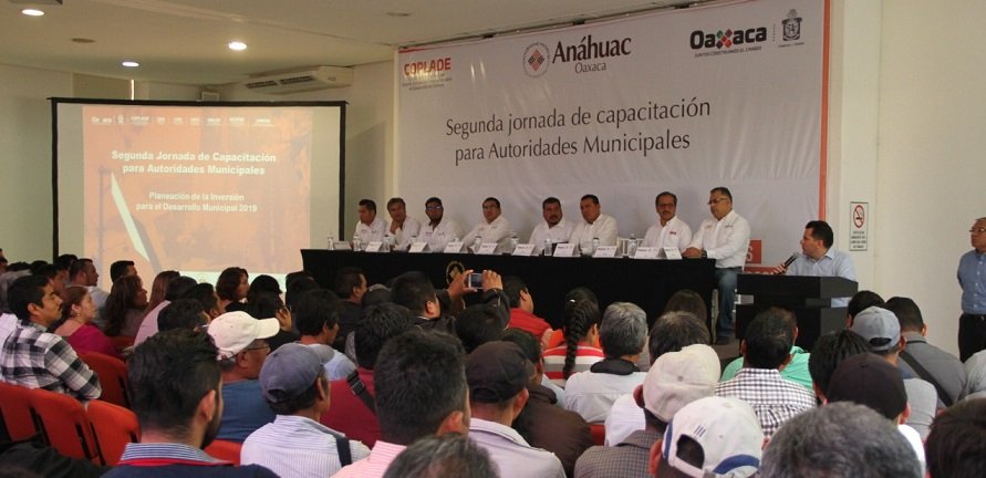 En las ocho regiones se brindan herramientas para la inversión municipal