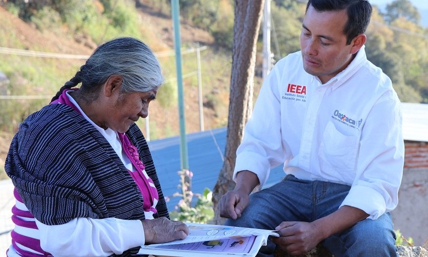 En dos años IEEA alfabetiza a más de 19 mil oaxaqueños