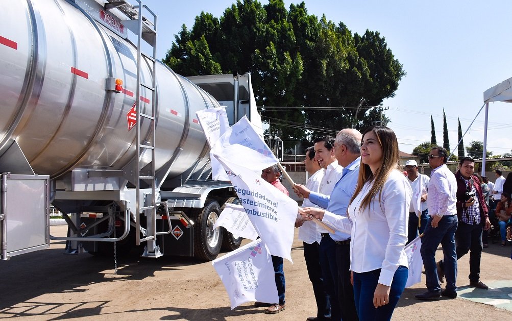 Empresa oaxaqueña, primera en fabricar autotanques para distribución de combustible