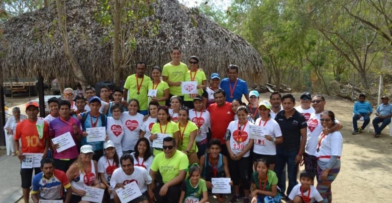 Participan casi 200 personas en la Cuarta Carrera por Amor con Causa