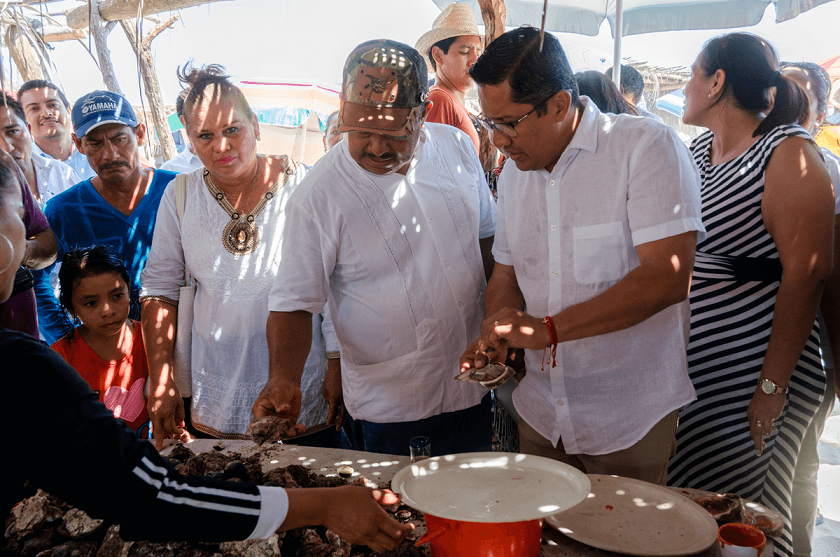 Se realiza con éxito La Primer Feria del Ostión en Huatulco