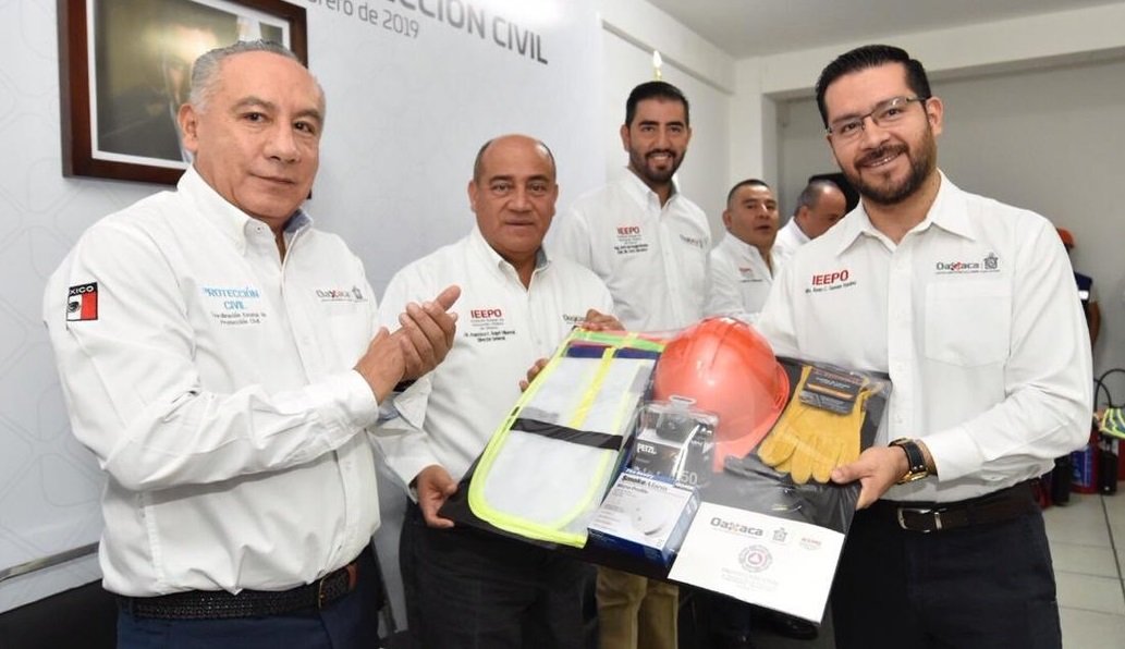 Dotan de equipo especializado a brigadas de Protección Civil del IEEPO