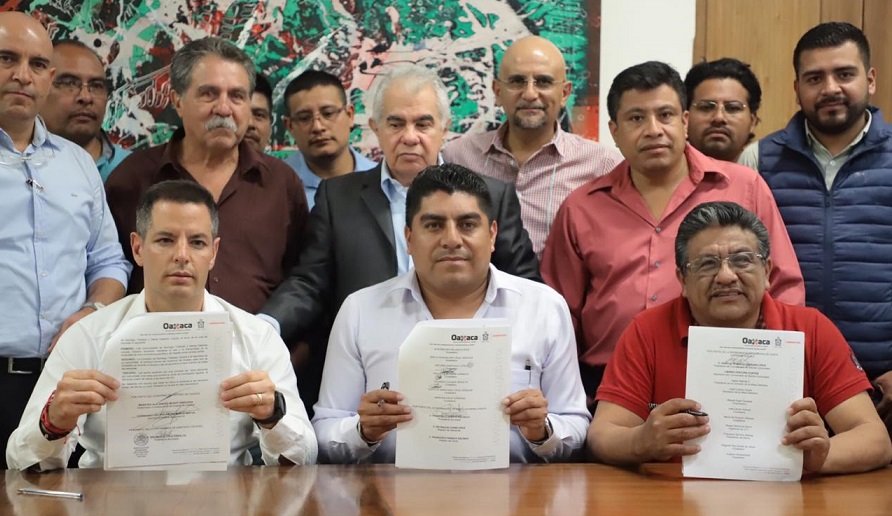 Firman acuerdo de paz Santiago Yaitepec y Santa Catarina Juquila