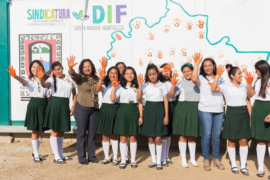 Huatulco realiza jornadas de concientización en conmemoración al Día Naranja