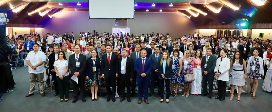 Oaxaca hace equipo con profesionales que trabajan a favor de la salud: AMH