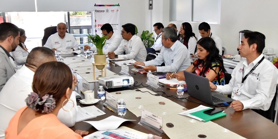 Entregará IEEPO este año 624 becas a estudiantes que son madres jóvenes y jóvenes embarazadas