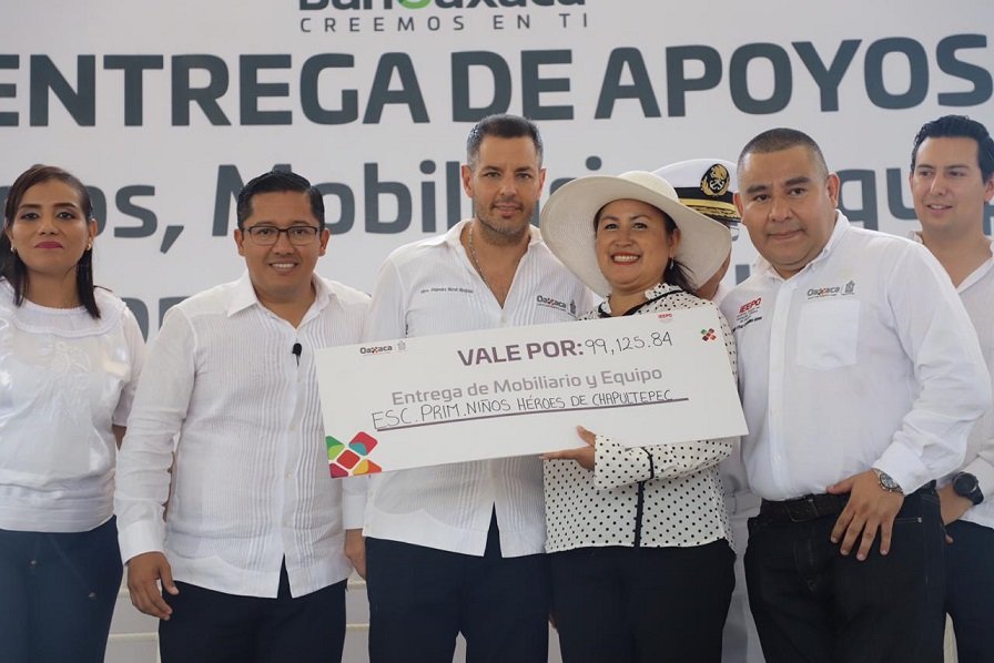 Fortalece Gobierno de Oaxaca sector educativo, agropecuario y a mujeres de Huatulco